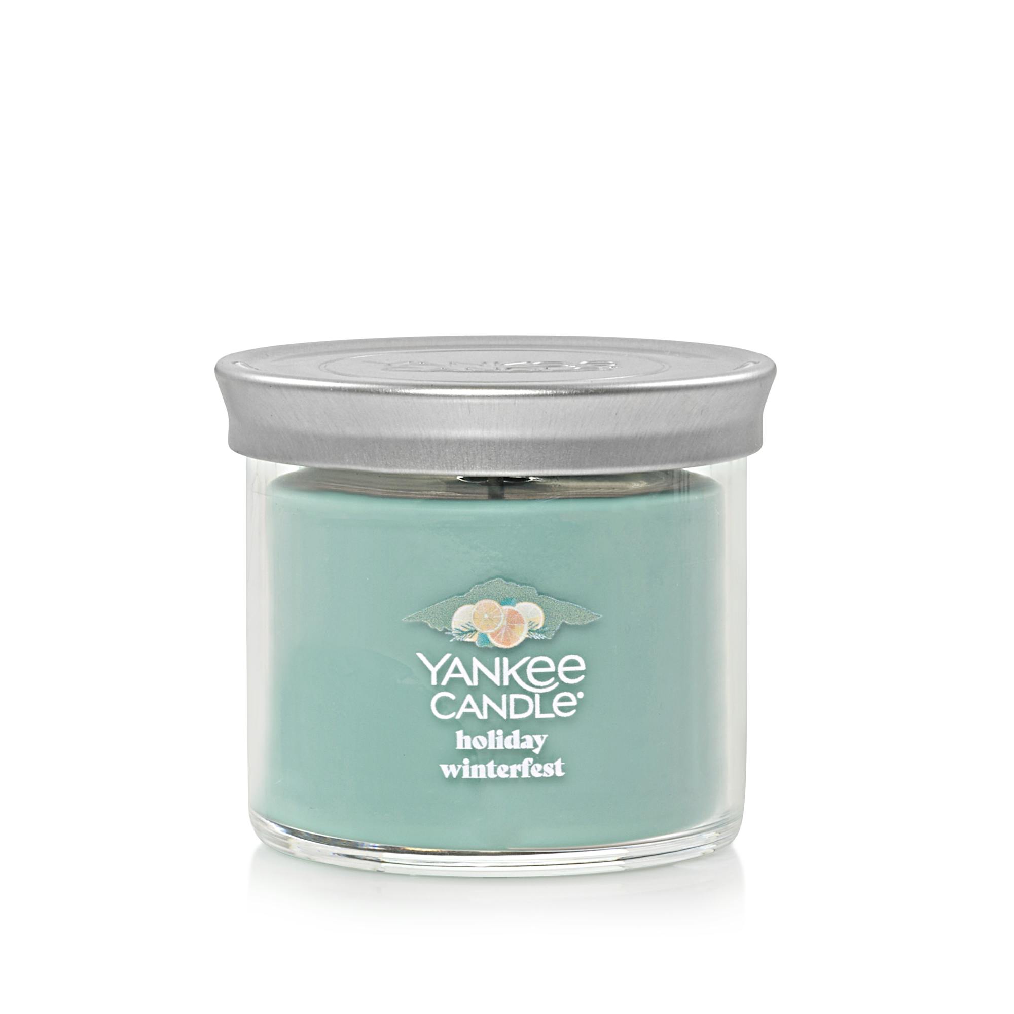 Yankee Candle Holiday Winterfest Signature Small Tumbler Candle, 4.3 oz In Green
