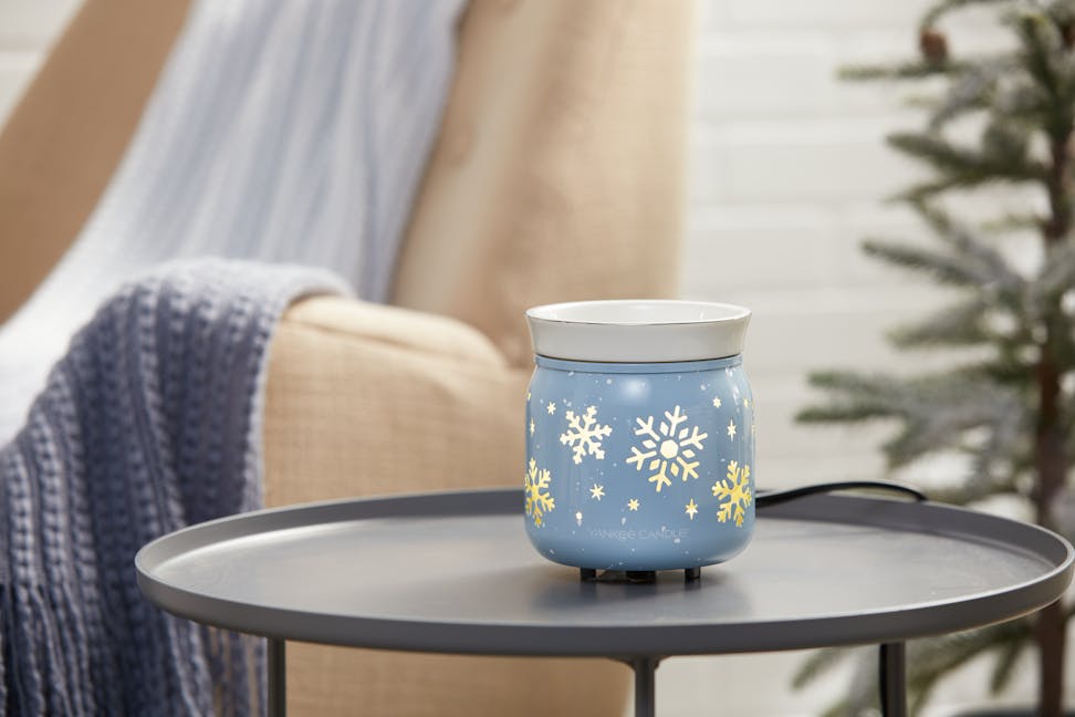let it snow wax melt warmer on table