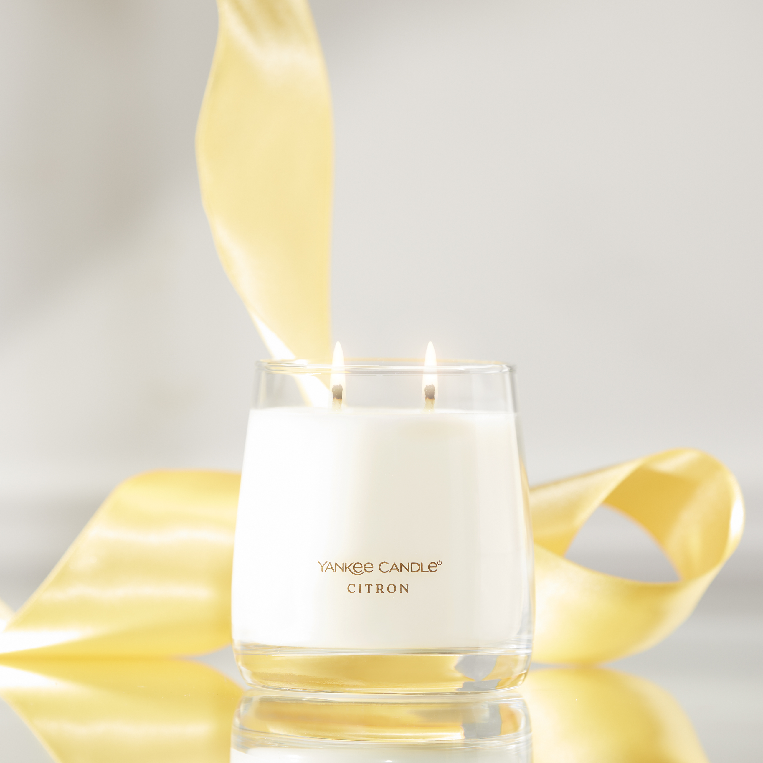 Yankee Candle Citron Premium Medium Jar Candle - Thumbnail 2