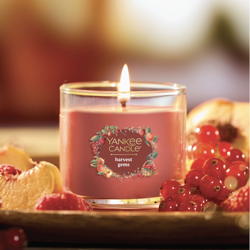 https://yankeecandle.imgix.net/5b65e64d-c974-3a59-8728-fd83de293c2e/5b65e64d-c974-3a59-8728-fd83de293c2e.jpg