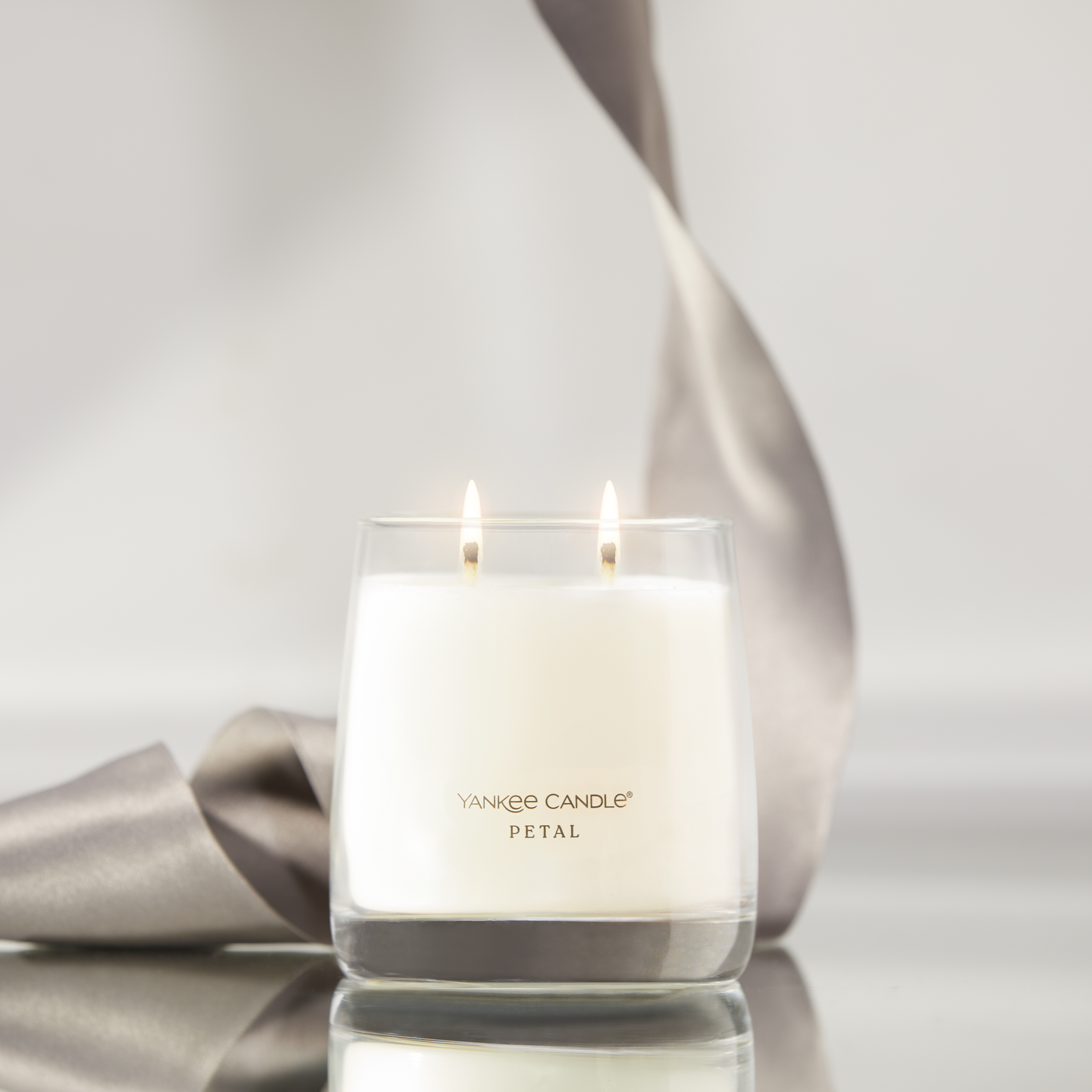 Petal Premium Medium Jar Candle - Thumbnail 3