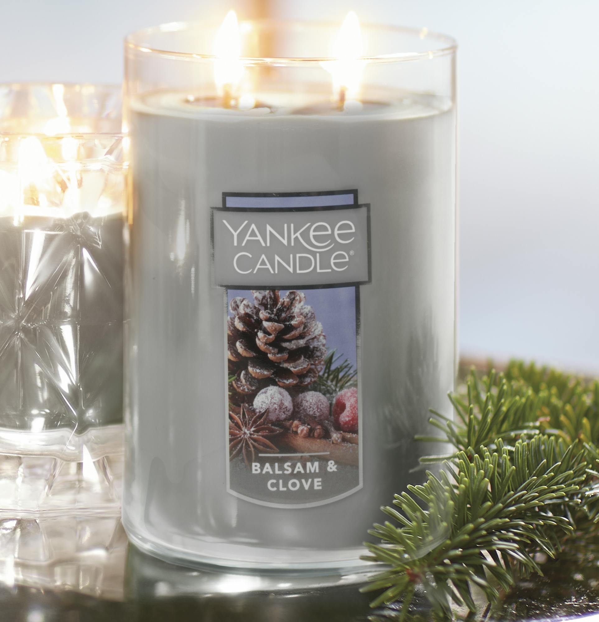 On sale Yankee Candle “BALSAM & CLOVE”