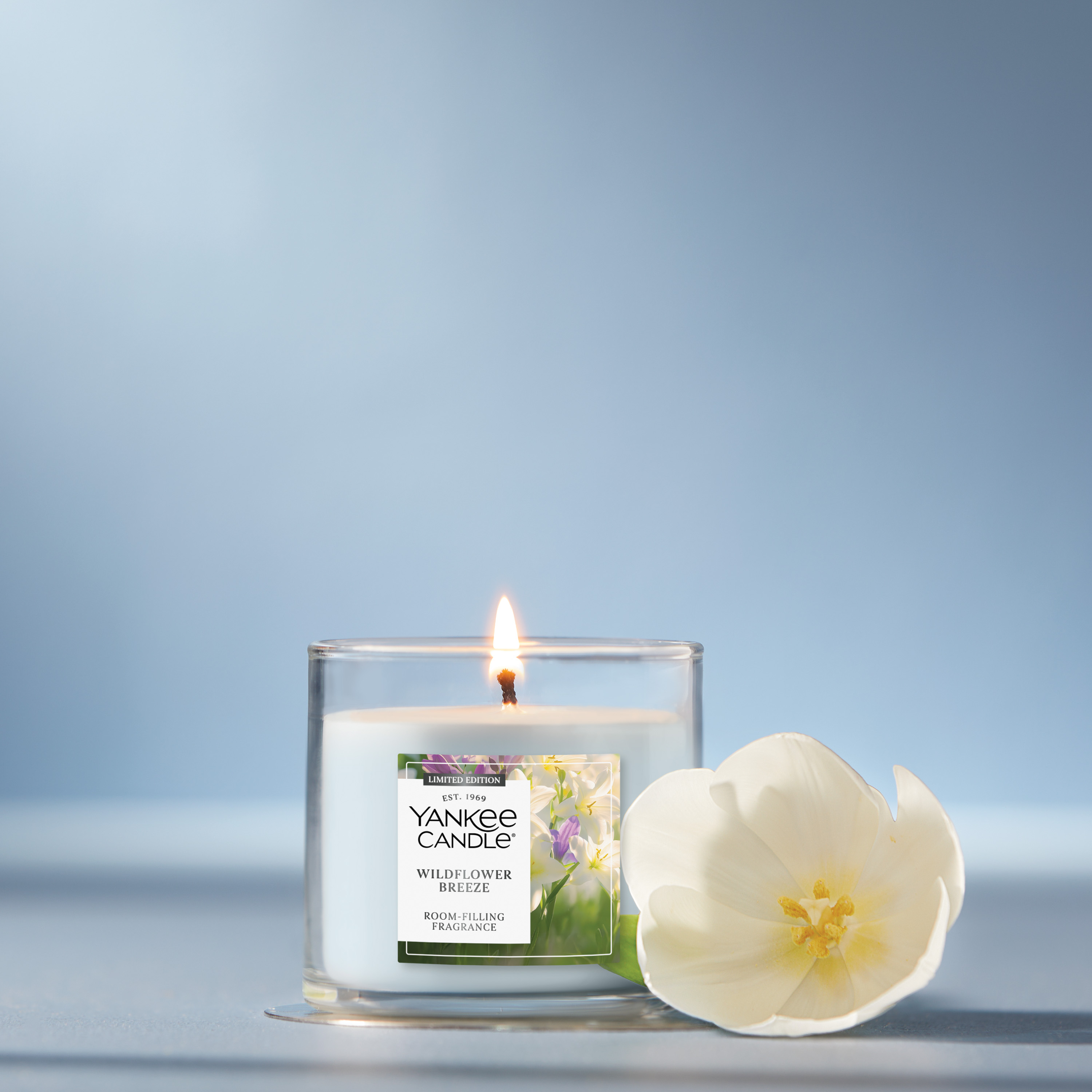 Wildflower Breeze Small Tumbler Candle - Thumbnail 3