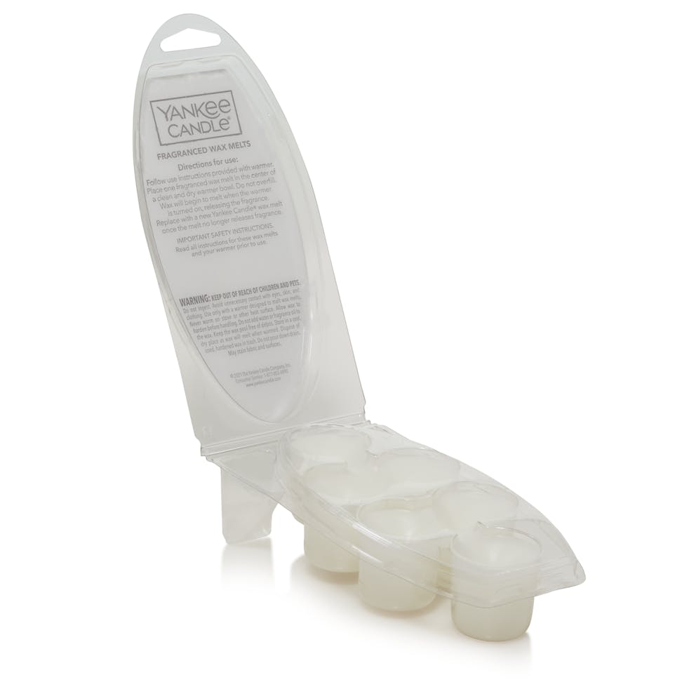 http://yankeecandle.scene7.com/is/image/YankeeCandle/233232577_1742510_3