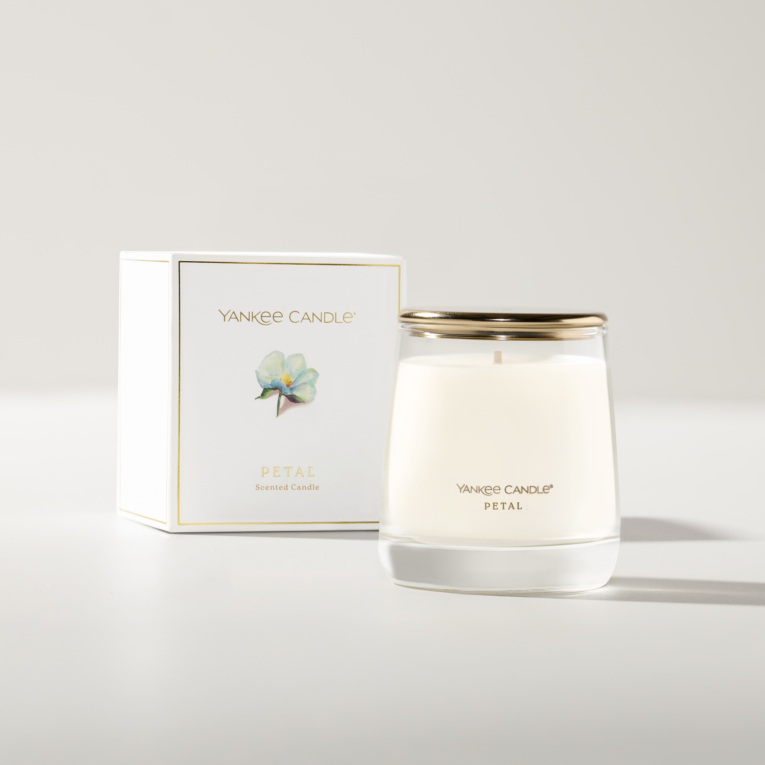 Petal Premium Single Wick 7oz Candle - Thumbnail 2