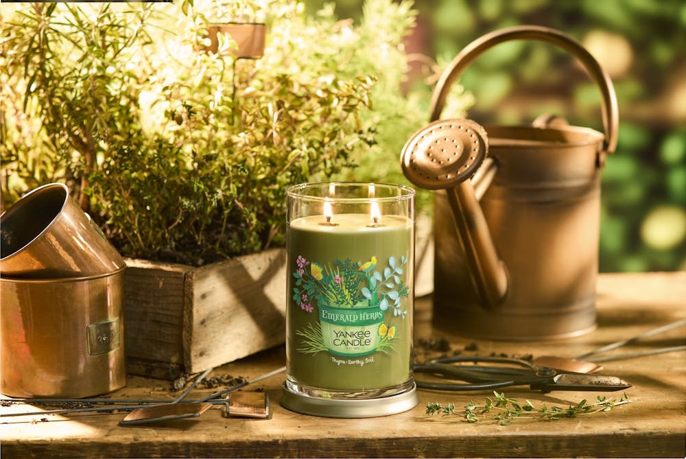 Emerald Herbs - Thyme · Earthy Soil