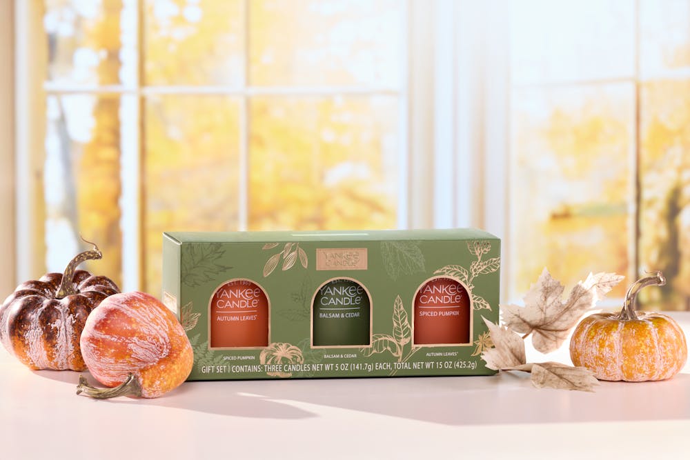 Yankee Candle 秋の香り2個セット Amazon.com: Yankee Candle Autumn Wreath Scented, Signature