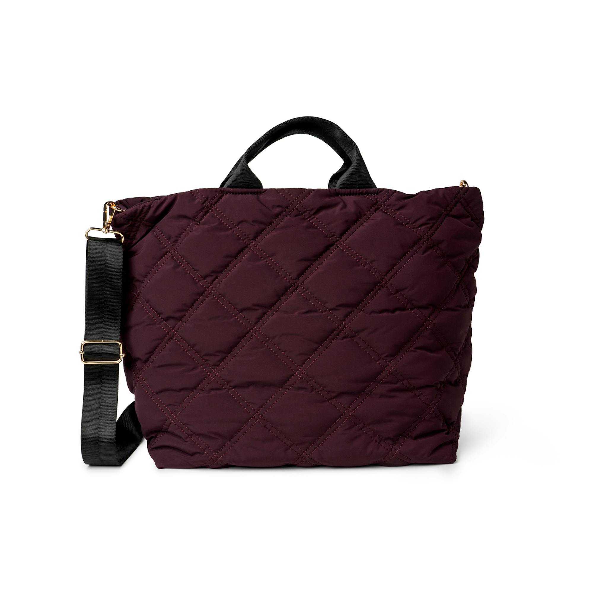 ◆DEINET◆ CLOUD MINI TOTE BAG IN BURGUNDY KDCUC4S31111600F I'd sell my life for a Cranberry Mini Cloud. LOL 😮‍💨😍 : r