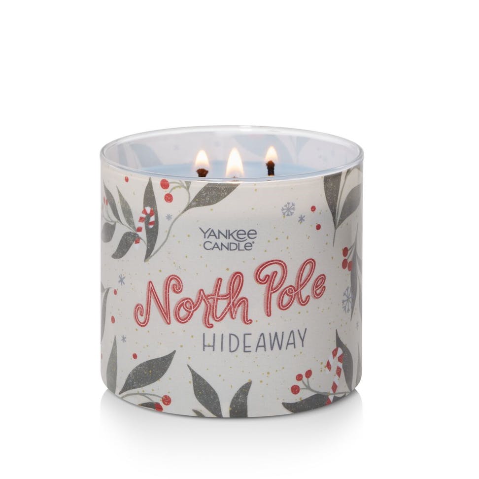 Passport to the Holidays Collection North Pole Hideaway 3-Wick Candle