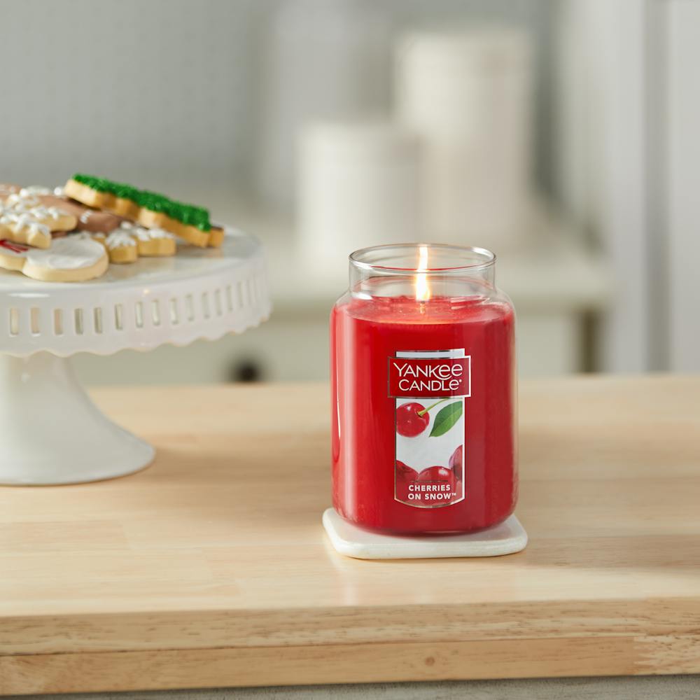 Cherries On Snow™ | Yankee Candle
